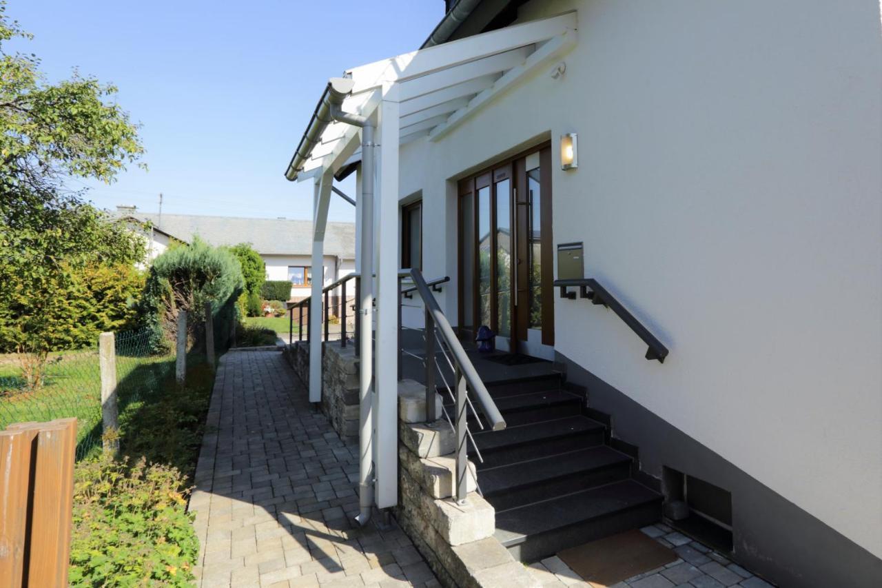 Ferienhaus Daeschinger Der Goldene Mond Mastershausen Exteriör bild